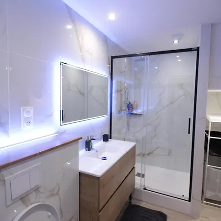 Luxury Studio, Rez De Chaussee, Parking Prive Video Surveillance, Canape Haute Qualite Convertible Couchage 2 Personnes, Centre Ville Proche, Restaurant, Boulangerie 2 Minutes A Pied, Terrasse - 800Metre Carre De Terrain - Gere Par Presta-Zen'Service Verdun Extérieur photo